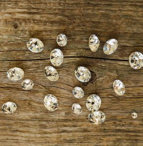 La Moissanita en Joyería:  La Alternativa Brillante y Sostenible